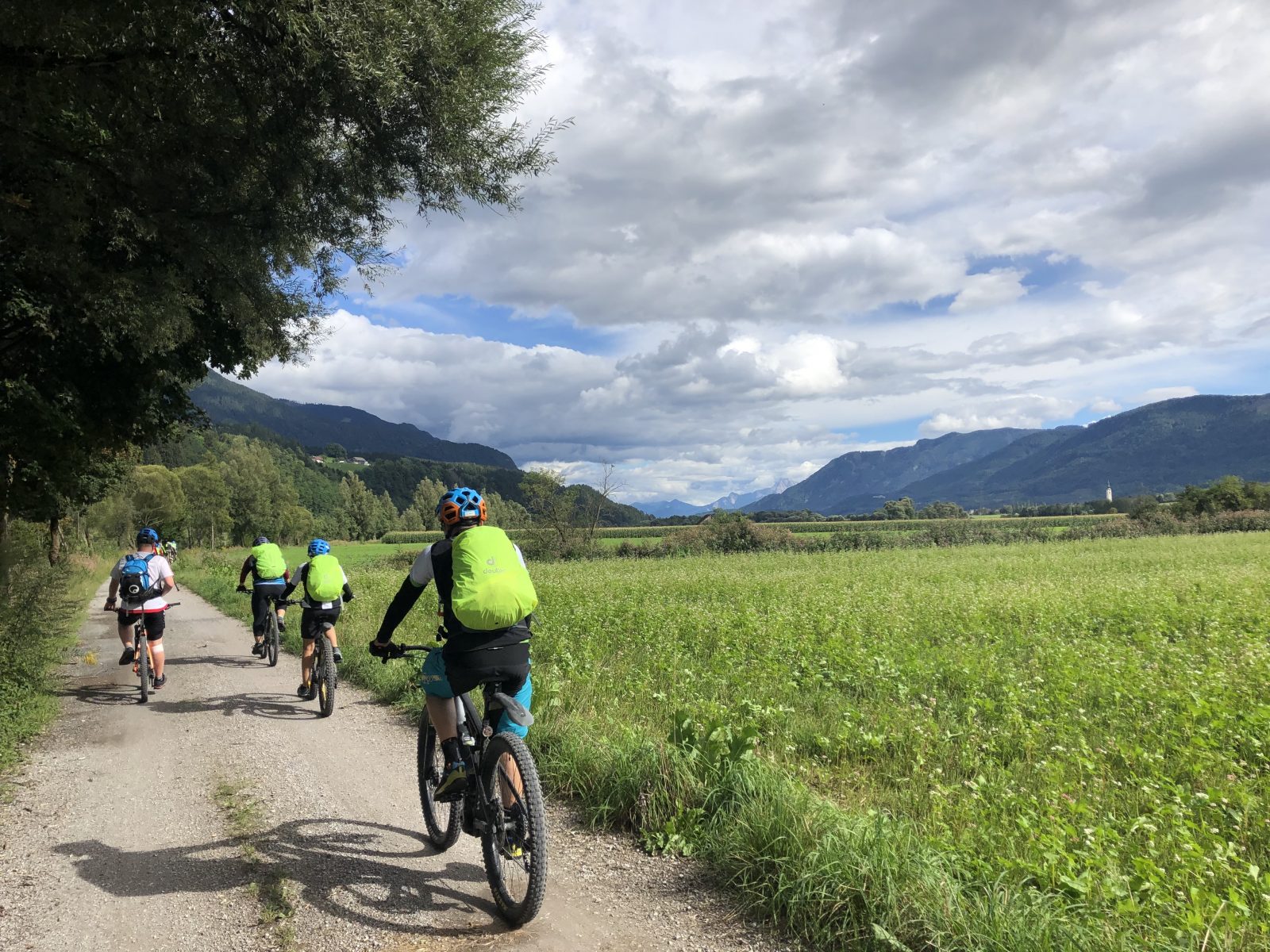 Mountainbikegruppe auf der Genusstour Achensee-Venedig