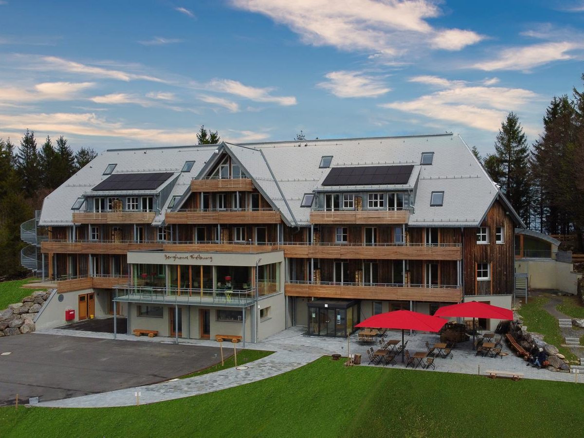 Außenfassade des beitune Partnerhotel Berghaus Freiburg