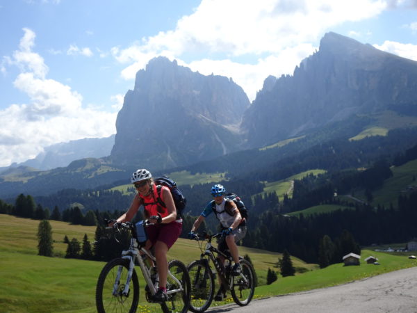 beitune Frauen Transalp Zilertal Gardasee